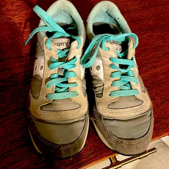 Saucony women's jazz lowpro sneaker hot sale